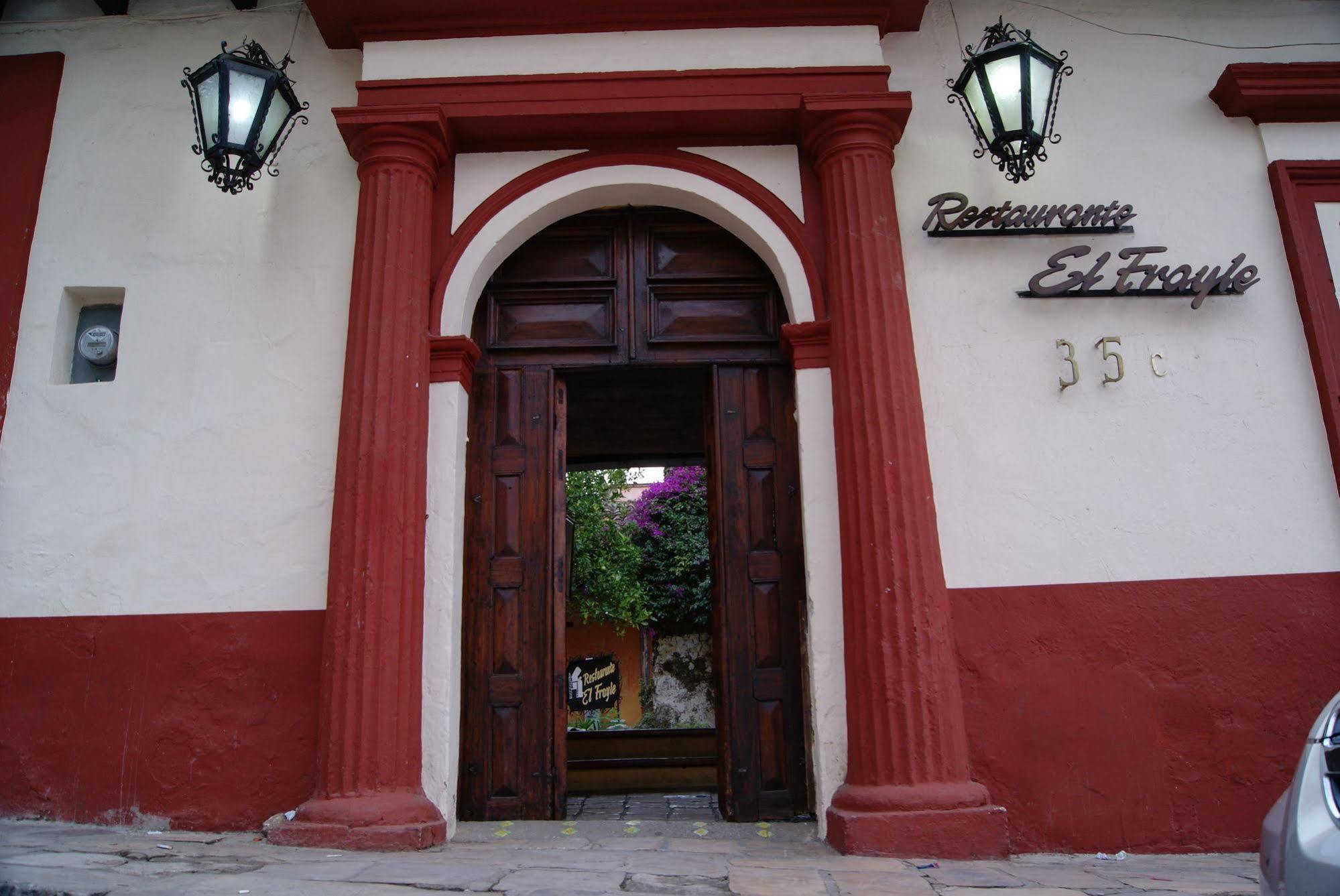 Hotel Plaza Santo Domingo San Cristobal de las Casas Exterior photo